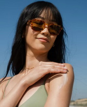 Load image into Gallery viewer, Coola Classic Body SPF 50 Sunscreen Lotion - Guava Mango